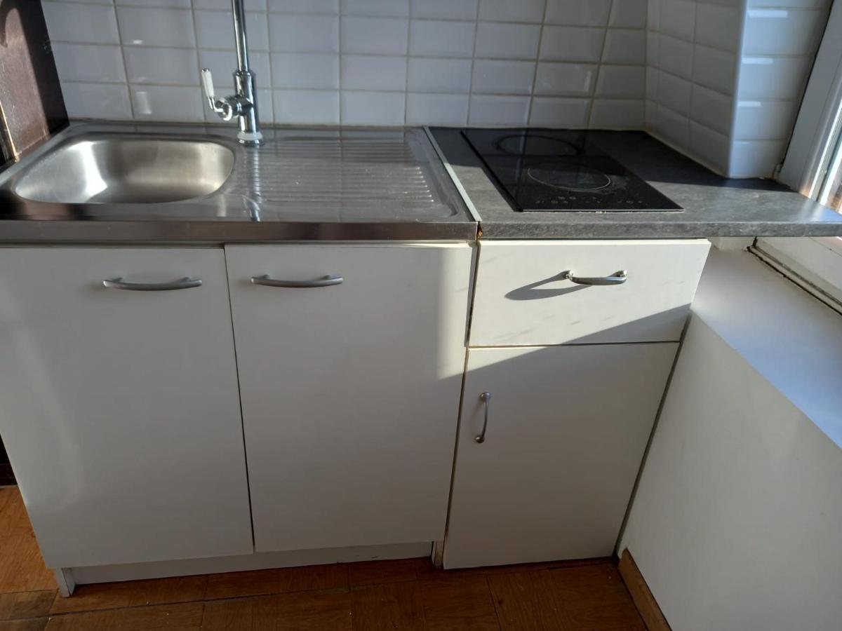 3 Hebergements - Au 1Er Etage 1 Appartement 2 Pieces Et Au 2Eme Etage Un Logement De 2 Chambres Louees Separement Avec Coin Cuisine Et Toilettes A Partager- Dans Pavillon Au Pied Du Rer B A 5 Minutes De Paris Et 30 Mn Stade De France Cachan Exterior foto