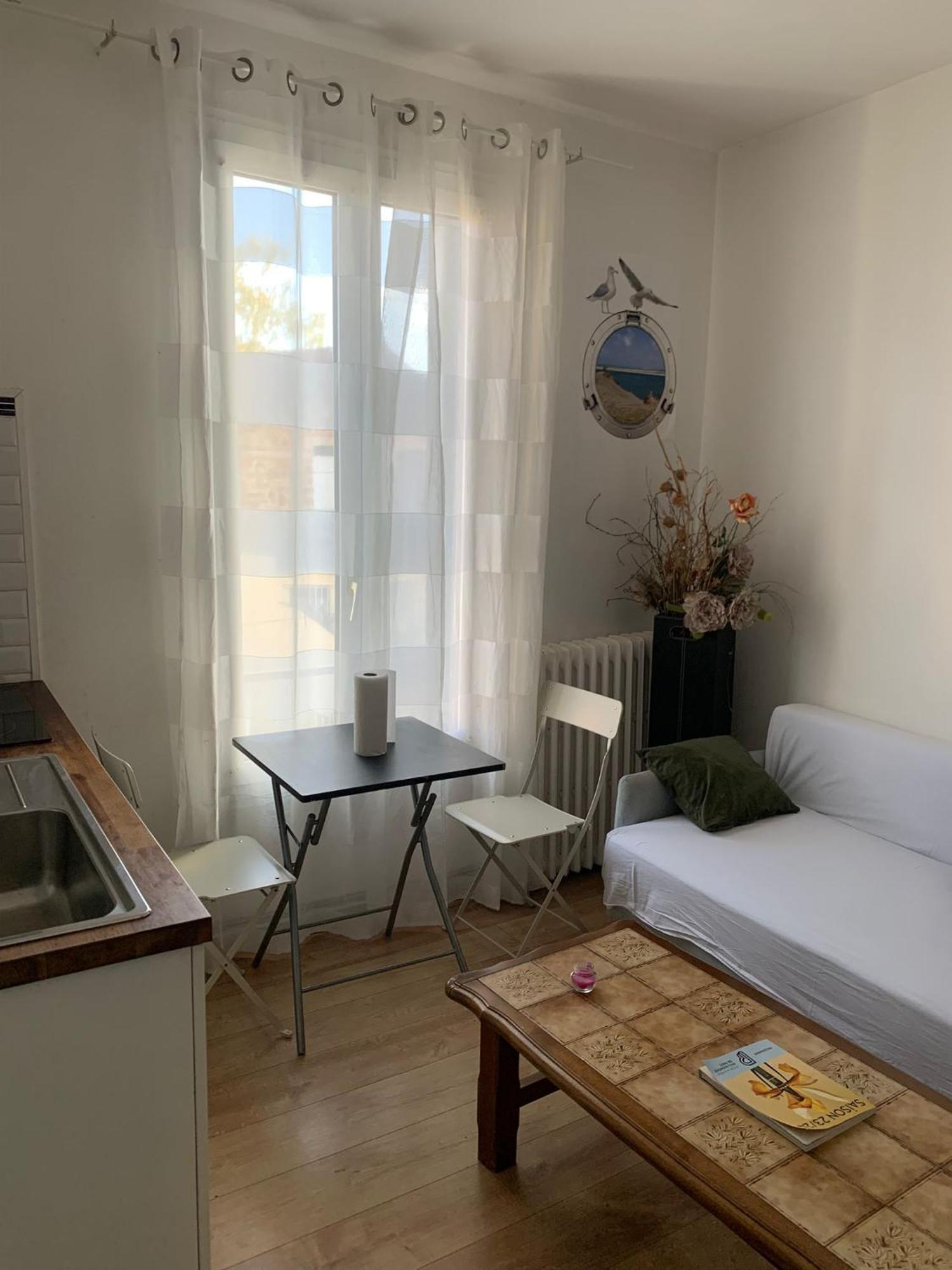 3 Hebergements - Au 1Er Etage 1 Appartement 2 Pieces Et Au 2Eme Etage Un Logement De 2 Chambres Louees Separement Avec Coin Cuisine Et Toilettes A Partager- Dans Pavillon Au Pied Du Rer B A 5 Minutes De Paris Et 30 Mn Stade De France Cachan Exterior foto